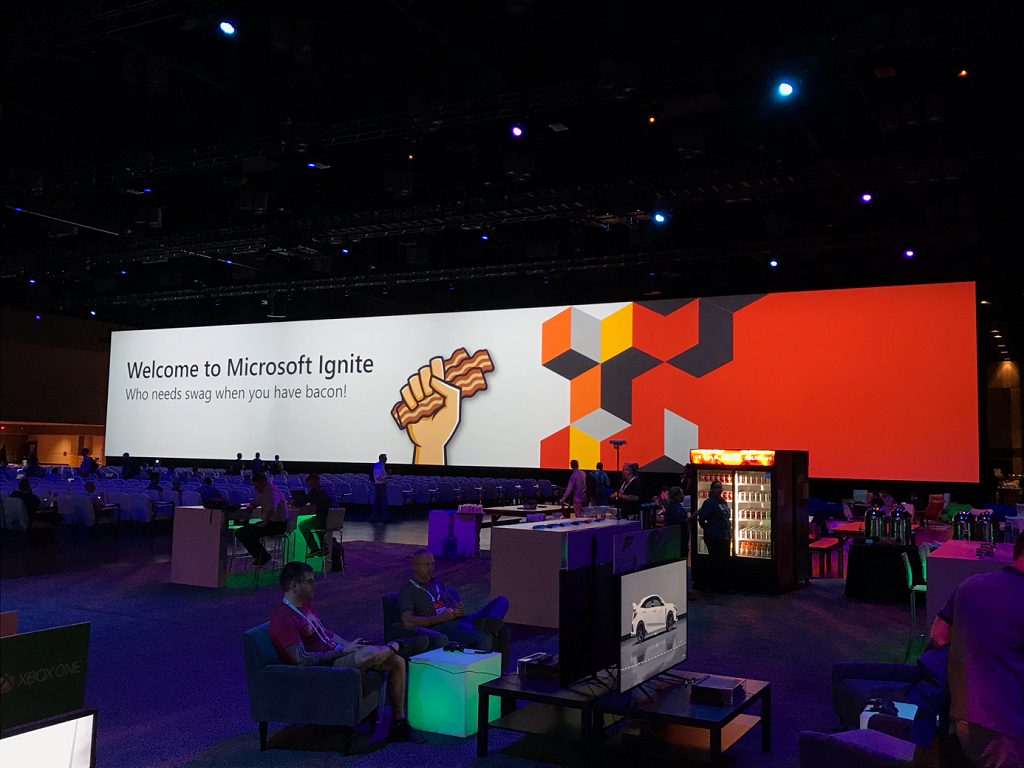 The first day already started really well in the Hang Out area!